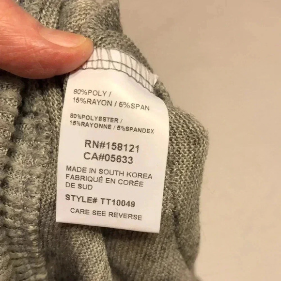 Trisha Tyler gray pullover sweater. Small pocket on front left. Size S - Picture 10 of 11